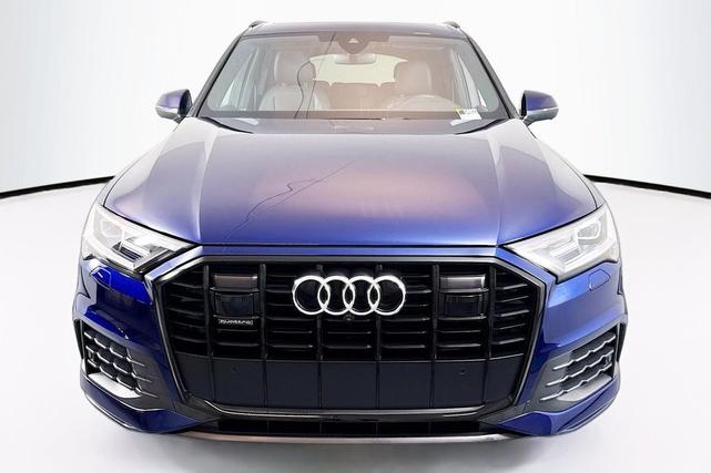 Photo of 2023 Navarra Blue Metallic Audi Q7
