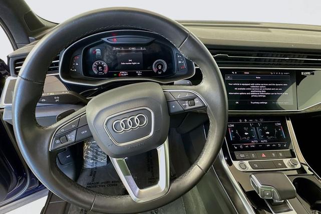 Photo of 2023 Navarra Blue Metallic Audi Q7