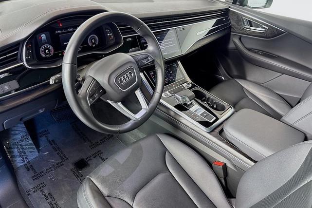 Photo of 2023 Navarra Blue Metallic Audi Q7