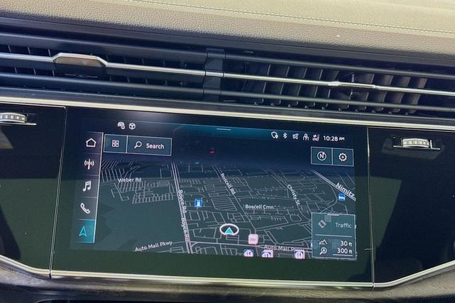 Photo of 2023 Navarra Blue Metallic Audi Q7