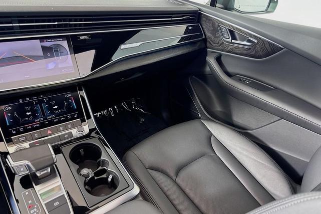 Photo of 2023 Navarra Blue Metallic Audi Q7
