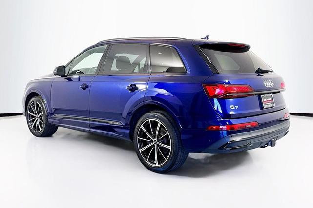 Photo of 2023 Navarra Blue Metallic Audi Q7