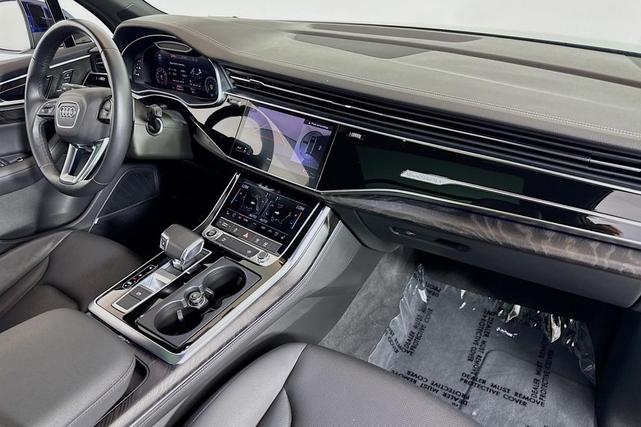 Photo of 2023 Navarra Blue Metallic Audi Q7