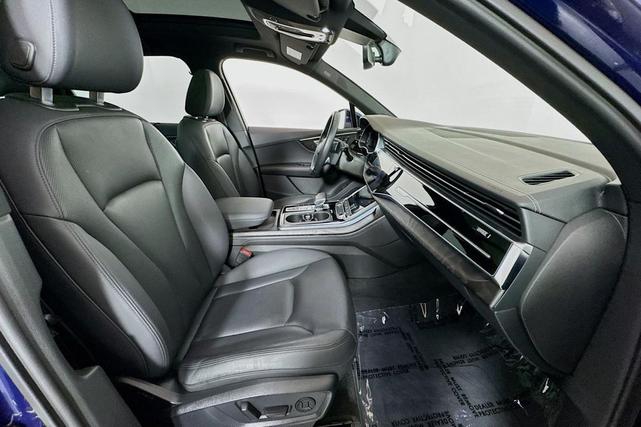 Photo of 2023 Navarra Blue Metallic Audi Q7