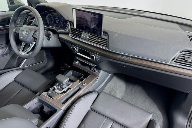 Photo of 2025 Chronos Gray Metallic Audi Q5