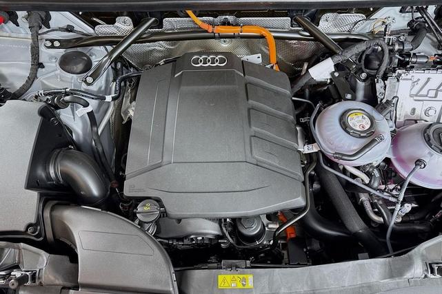 Photo of 2025 Chronos Gray Metallic Audi Q5