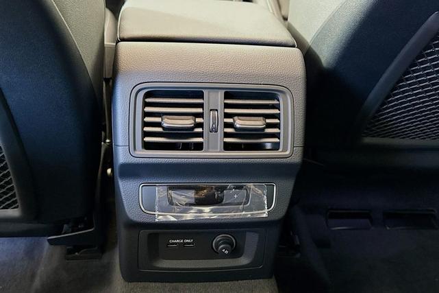 Photo of 2025 Chronos Gray Metallic Audi Q5
