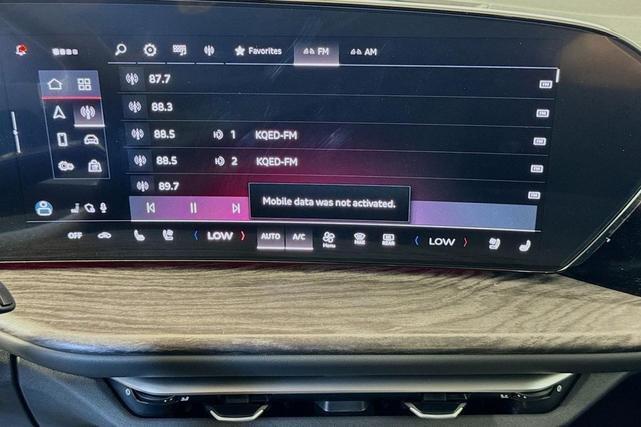 Photo of 2025 Mythos Black Metallic Audi Q5