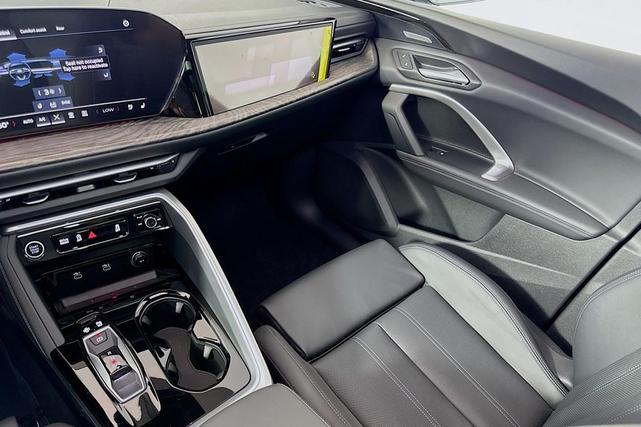 Photo of 2025 Mythos Black Metallic Audi Q5