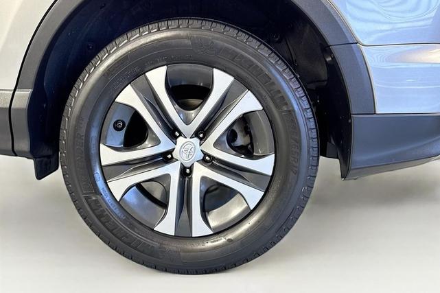 Photo of 2016 Silver Sky Metallic Toyota RAV4
