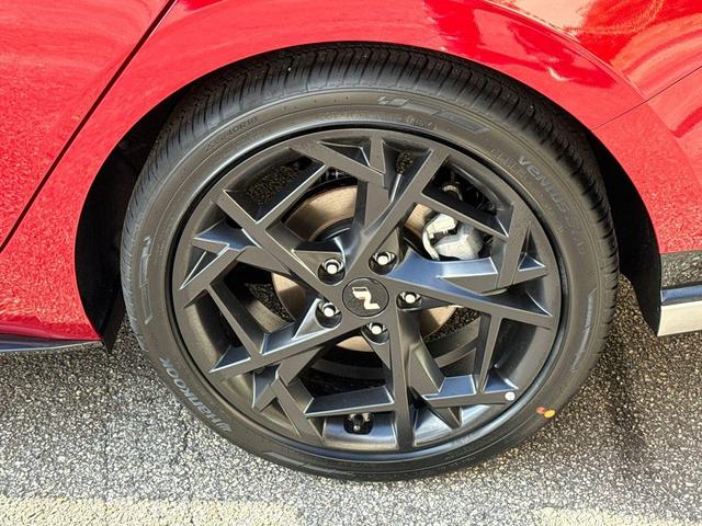 Photo of 2025 Ultimate Red Hyundai ELANTRA