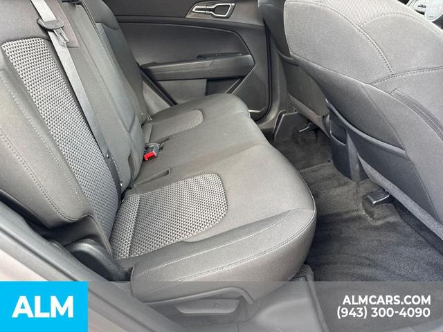 Photo of 2024 Steel Gray Kia Sportage