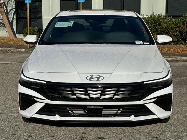 Photo of 2025 Serenity White Hyundai ELANTRA