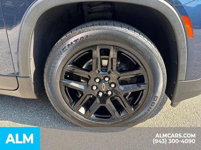 Photo of 2022 Northsky Blue Metallic Chevrolet Traverse