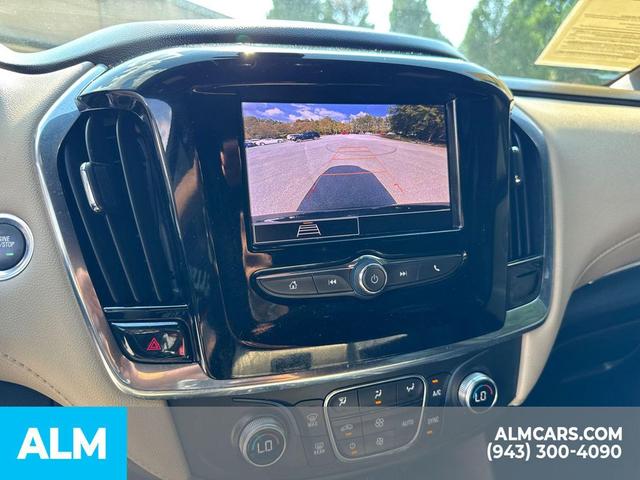 Photo of 2022 Northsky Blue Metallic Chevrolet Traverse