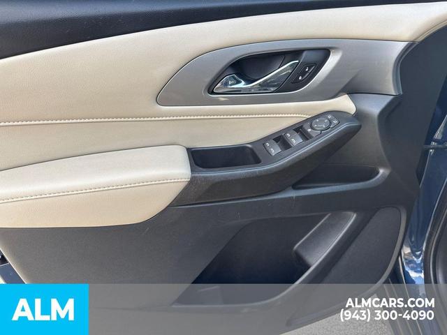 Photo of 2022 Northsky Blue Metallic Chevrolet Traverse