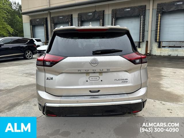 Photo of 2024 Champagne Silver Metallic Nissan Rogue