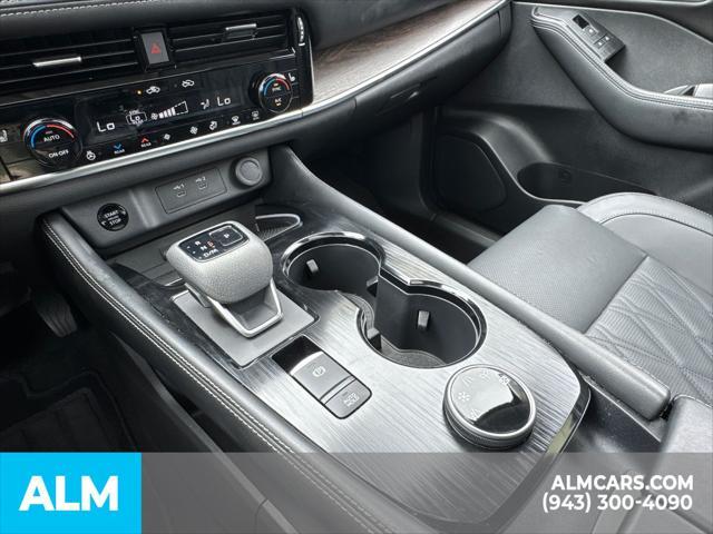Photo of 2024 Champagne Silver Metallic Nissan Rogue