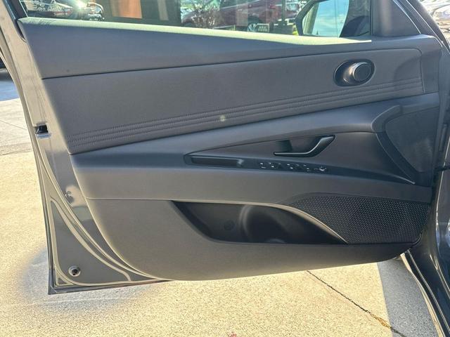 Photo of 2025 Ecotronic Gray Hyundai ELANTRA