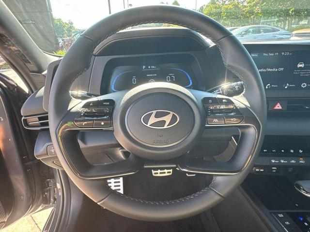 Photo of 2025 Ecotronic Gray Hyundai ELANTRA