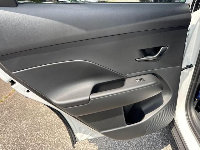 Photo of 2025 Atlas White Hyundai KONA