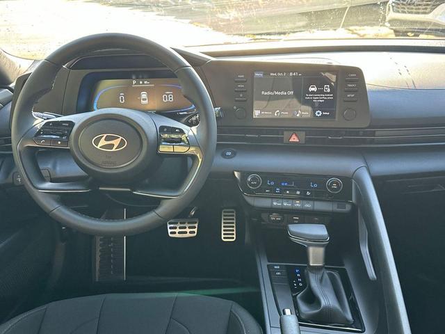 Photo of 2025 Amazon Gray Hyundai ELANTRA