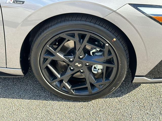 Photo of 2025 Fluid Metal Hyundai ELANTRA