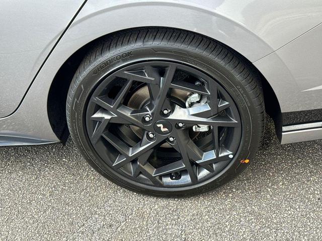 Photo of 2025 Fluid Metal Hyundai ELANTRA