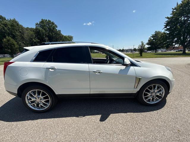 Photo of 2013 Platinum Ice Tricoat Cadillac SRX
