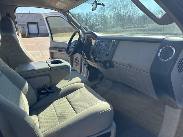 Photo of 2008 Oxford White Clearcoat Ford F-350