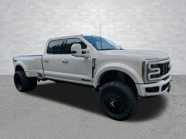 Photo of 2025 Star White Metallic Tri-Coat Ford F-450