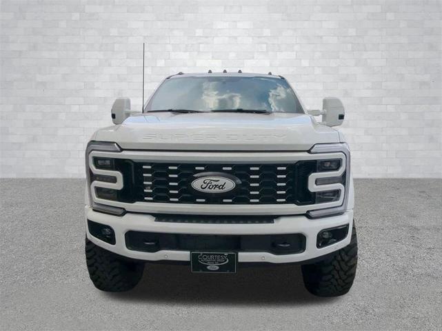 Photo of 2025 Star White Metallic Tri-Coat Ford F-450