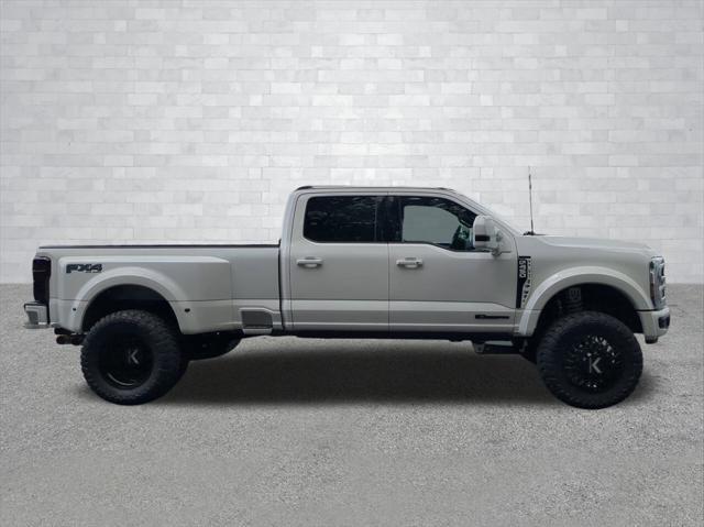 Photo of 2025 Star White Metallic Tri-Coat Ford F-450