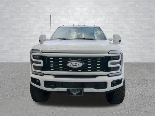 Photo of 2025 Star White Metallic Tri-Coat Ford F-450
