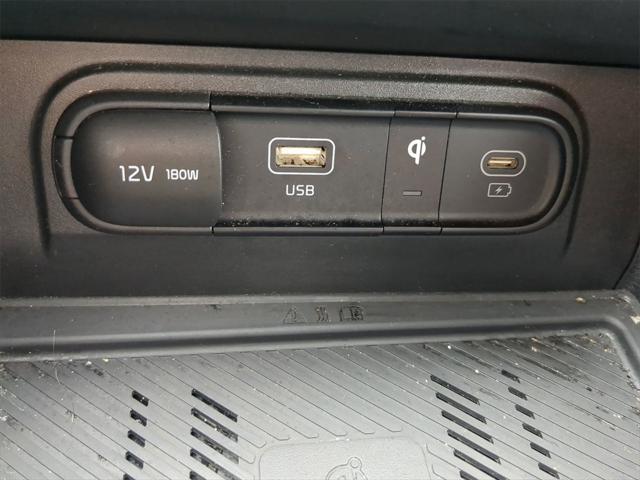 Photo of 2023 Sapphire Blue Kia Sportage