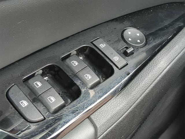 Photo of 2023 Sapphire Blue Kia Sportage
