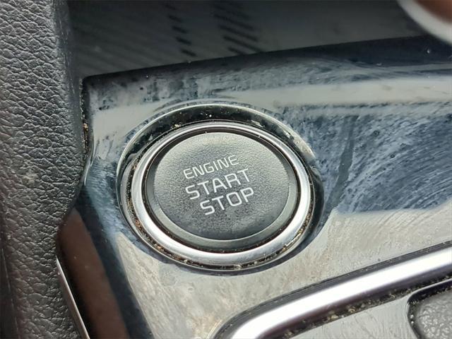 Photo of 2023 Sapphire Blue Kia Sportage