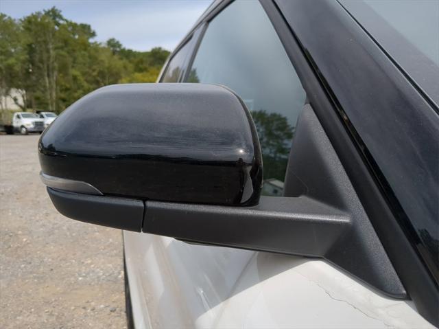 Photo of 2025 Star White Metallic Tri-Coat Ford Explorer