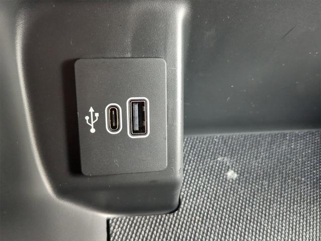 Photo of 2025 Space White Metallic Ford F-150