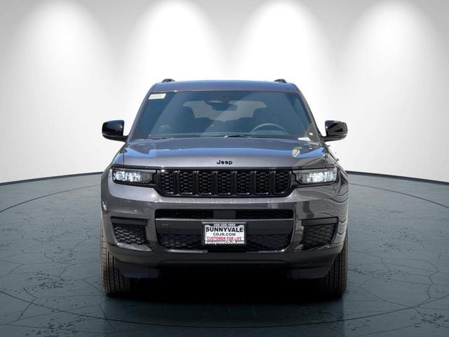 Photo of 2025 Baltic Gray Metallic Clearcoat Jeep Grand Cherokee L