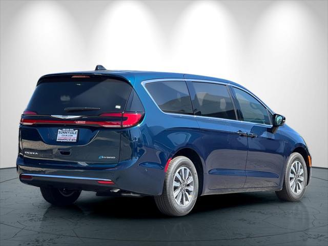 Photo of 2025 Fathom Blue Pearlcoat Chrysler Pacifica Hybrid