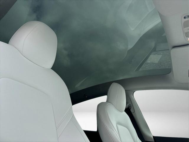 Photo of 2022 Pearl White Multi-Coat Tesla Model Y