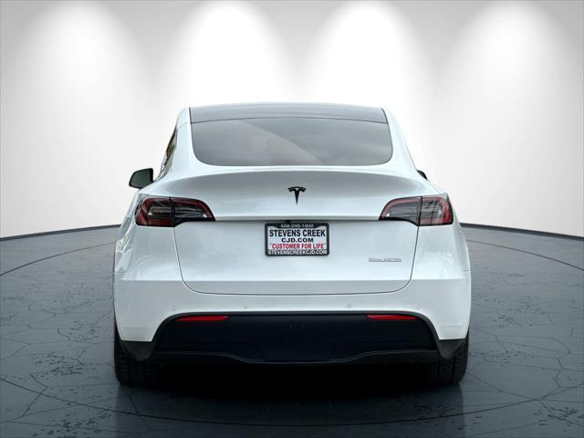 Photo of 2022 Pearl White Multi-Coat Tesla Model Y