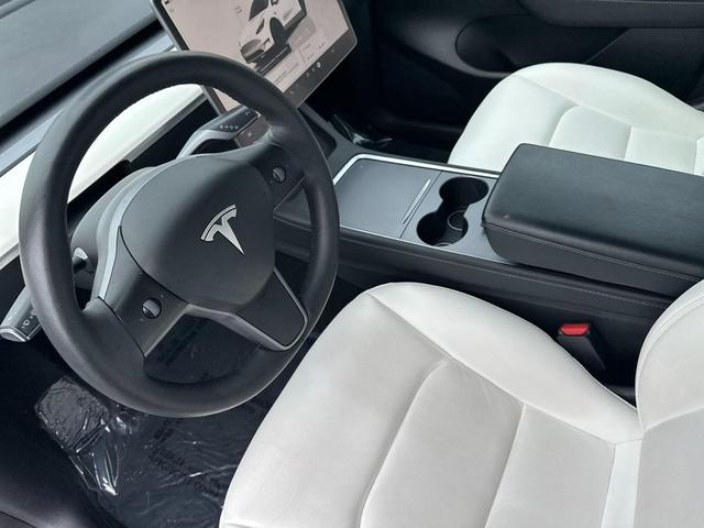 Photo of 2022 Pearl White Multi-Coat Tesla Model Y