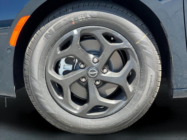 Photo of 2025 Fathom Blue Pearlcoat Chrysler Pacifica Hybrid