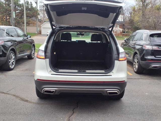 Photo of 2022 Pristine White Metallic Tri-Coat Lincoln Nautilus