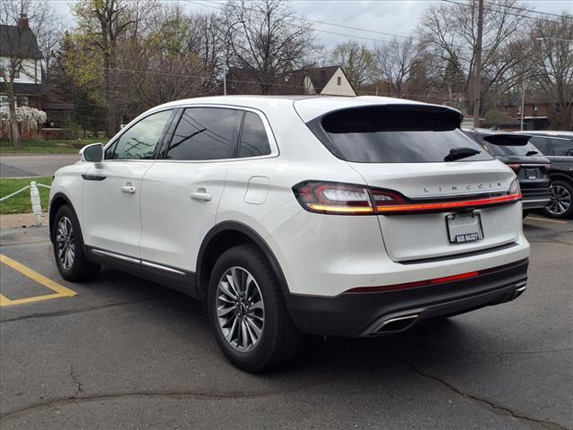 Photo of 2022 Pristine White Metallic Tri-Coat Lincoln Nautilus