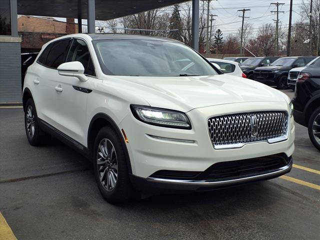 Photo of 2022 Pristine White Metallic Tri-Coat Lincoln Nautilus