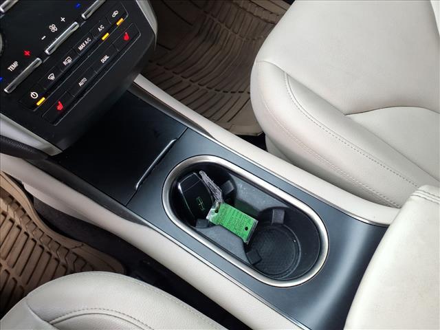 Photo of 2018 White Lincoln MKC
