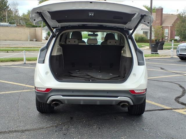 Photo of 2018 White Lincoln MKC